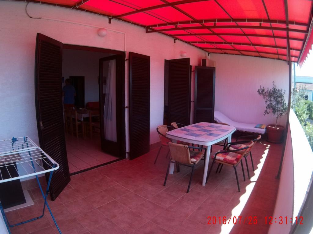 Apartman Luburic Pinezići Exterior foto